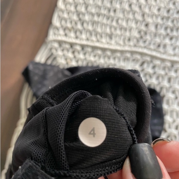 Lululemon 🍋 Power Y racer back tank w built in bra - Picture 4 of 4